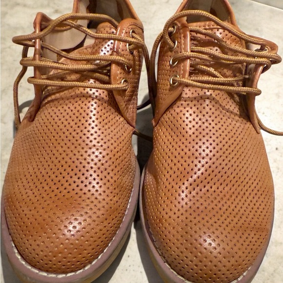 Wanted Women’s Tan perforated Leather Oxford Shoes - Picture 1 of 4